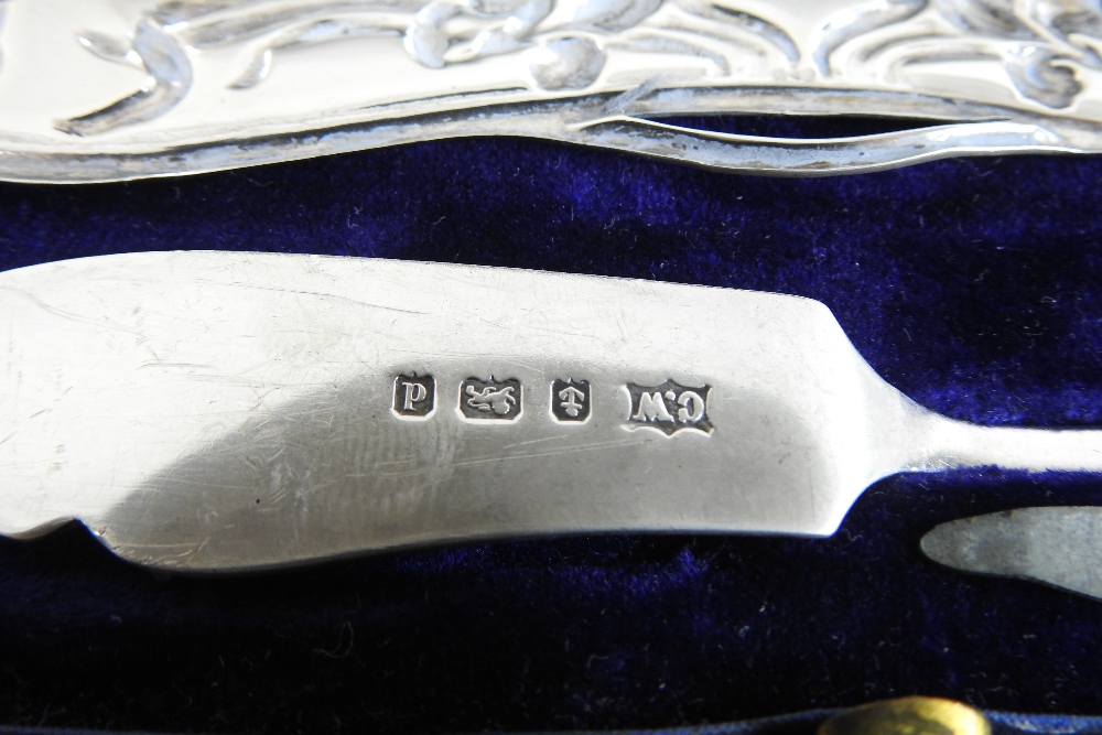 An Edwardian silver butter dish, with a glass liner and knife, Birmingham 1903, cased, - Image 14 of 15