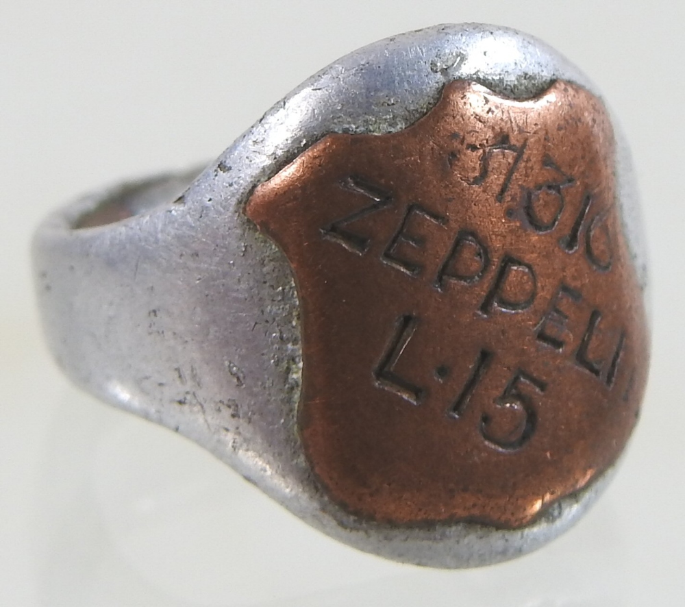 A World War I aluminium and copper signet ring, inscribed 31/316 Zeppelin L.15. - Image 2 of 3