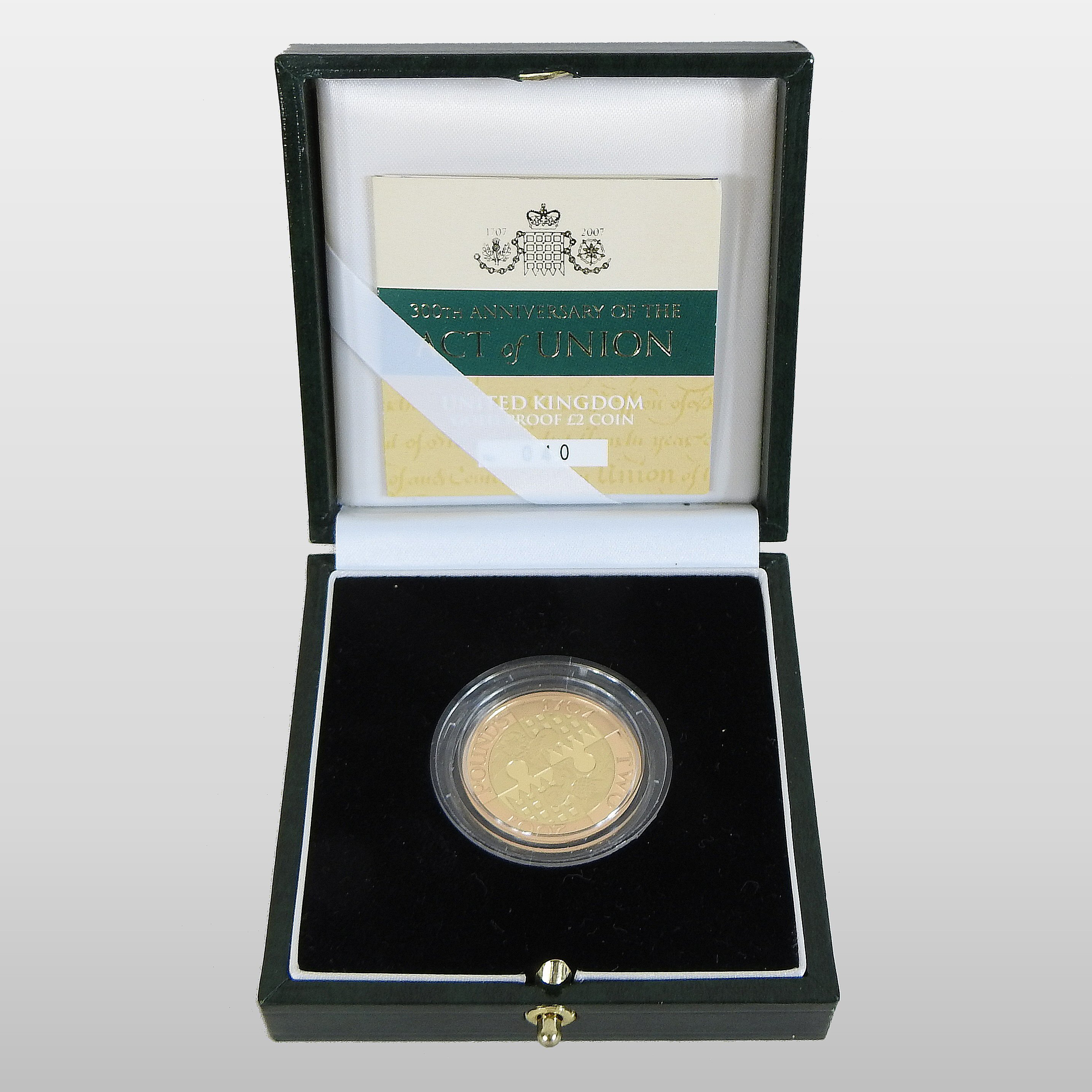 A 22 carat gold £2 proof coin, 2007, to commemorate the 300th anniversary of the Act of Union,
