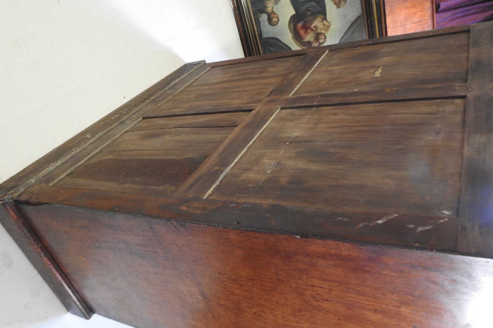 An early 19th century mahogany chest of drawers, of large proportions, - Image 9 of 16