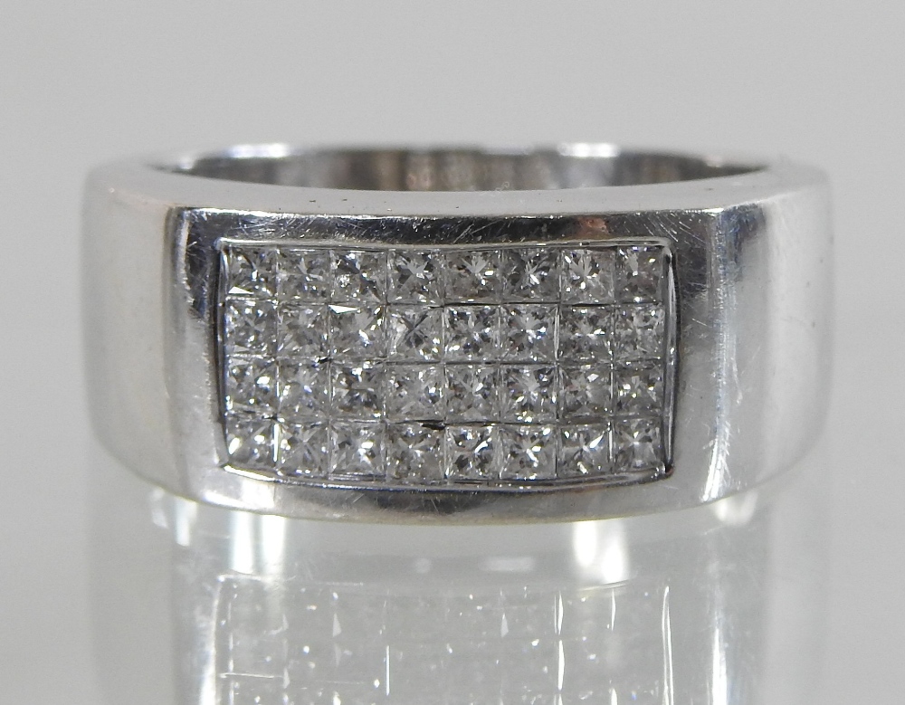 A 14 carat gold gentleman's diamond ring, - Image 4 of 5