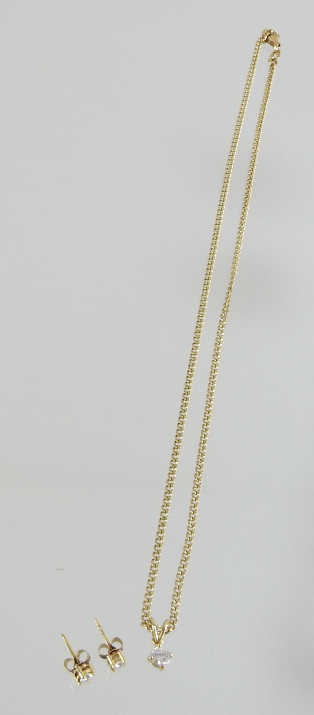An 18 carat gold curb link necklace, with a single stone diamond pendant, 20cm, - Image 5 of 6