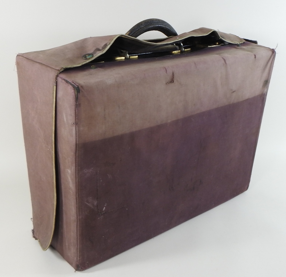 An early 20th century travelling vanity case, inscribed in gold with the initials DHS to the lid, - Image 6 of 17