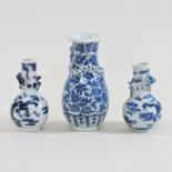 A Chinese blue and white glazed porcelain vase, 13cm high,