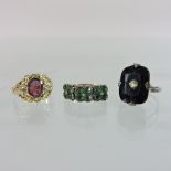 A Victorian garnet set ring,