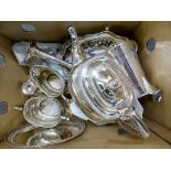 A quantity of silver plate to include posy vases and a teapot (13)