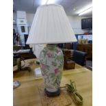 Two Oriental porcelain table lamps with floral decoration (2),