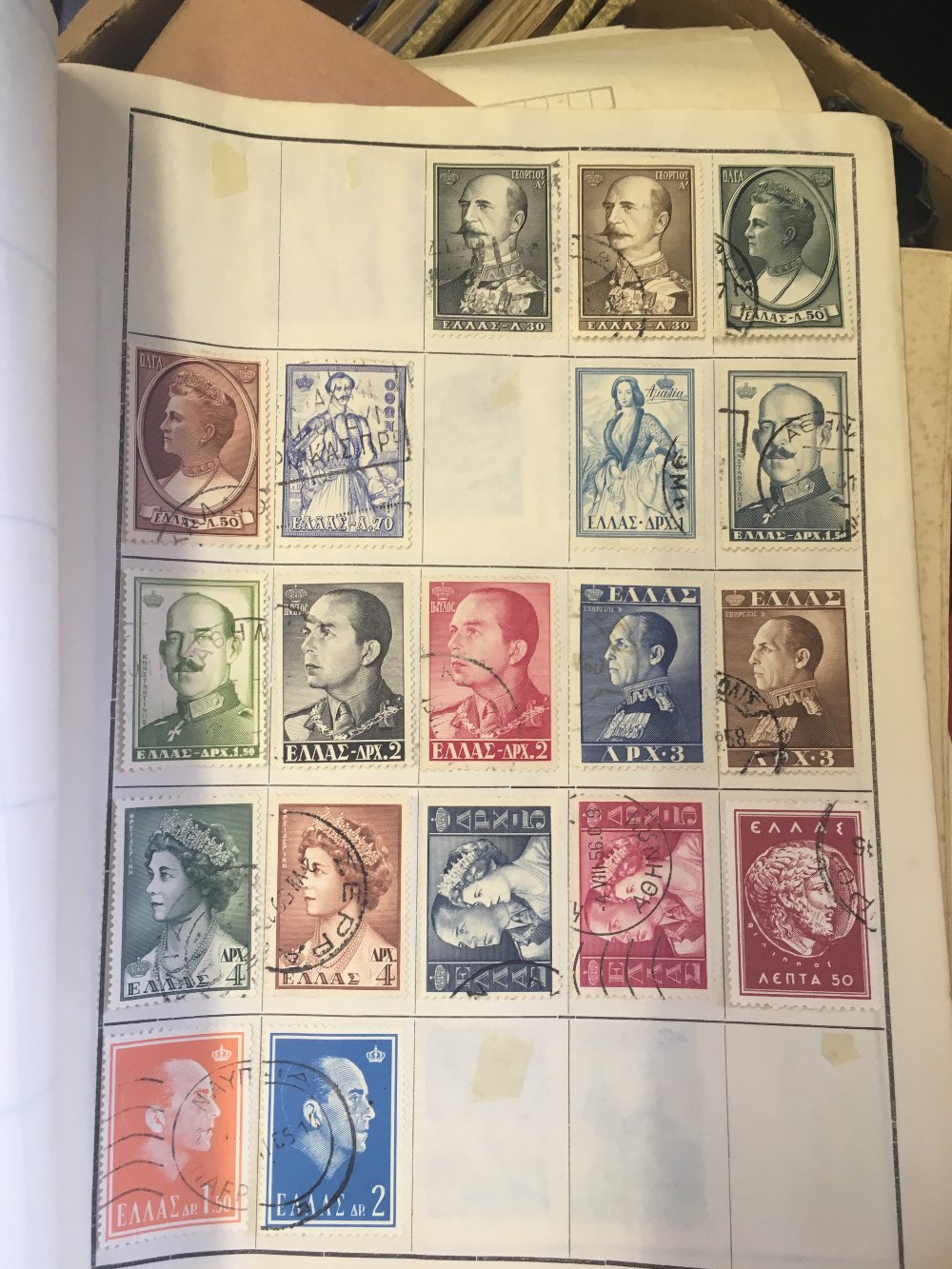 STAMPS : Mixed All World collection in v - Image 3 of 4