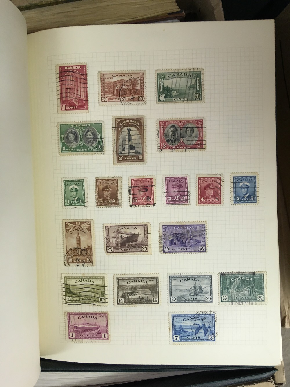 STAMPS : Mixed World in 12 albums and stockbooks, plus some GB face value. - Image 3 of 4