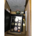 COINS : Small accumulation of various coins including 2008 GB proof set,