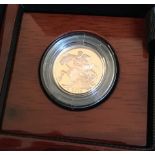 COINS : 2018 PROOF GOLD Sovereign cased and boxed with certificate,
