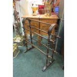 Mahogany Rail Form Towel Rail with Reeded and Turned End Rails Approximately 3ft Wide x 32 Inches