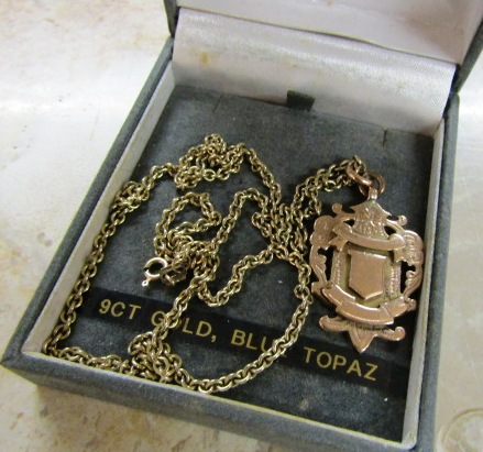 Antique 9 Carat Gold Necklace with Medal Motif Pendant of Good Weight