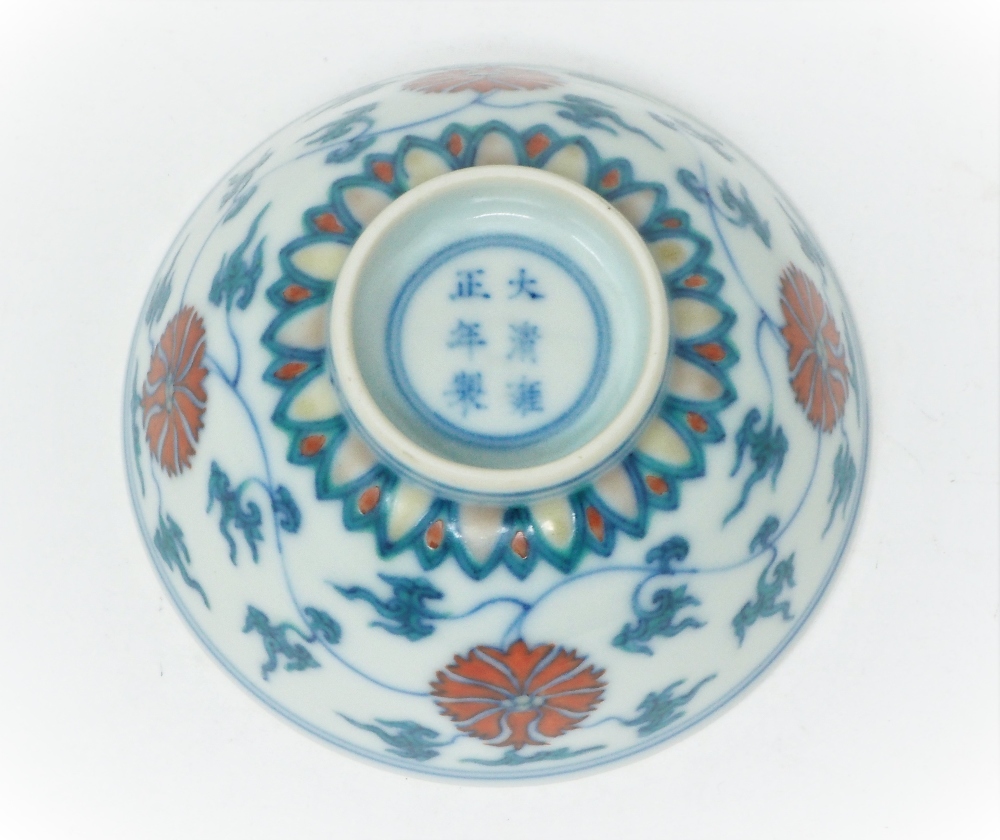 ‡ A CHINESE DOUCAI 'LOTUS' BOWL - Image 4 of 6