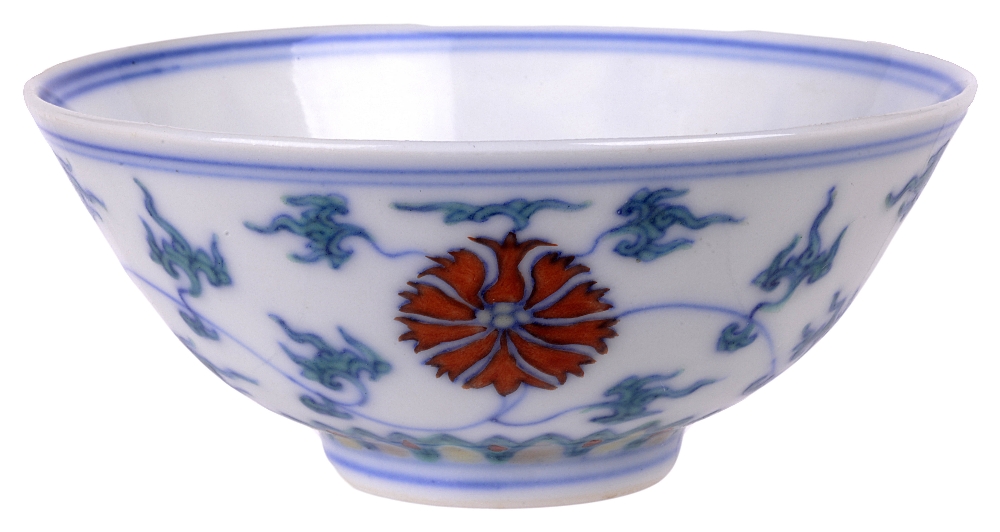 ‡ A CHINESE DOUCAI 'LOTUS' BOWL