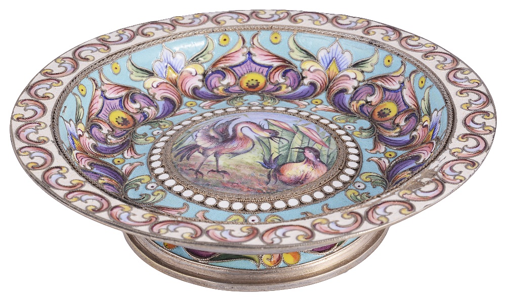 A RUSSIAN SILVER AND CLOISONNE ENAMEL BOWL, MOSCOW, 1899-1908 painted with an en plein roundel of