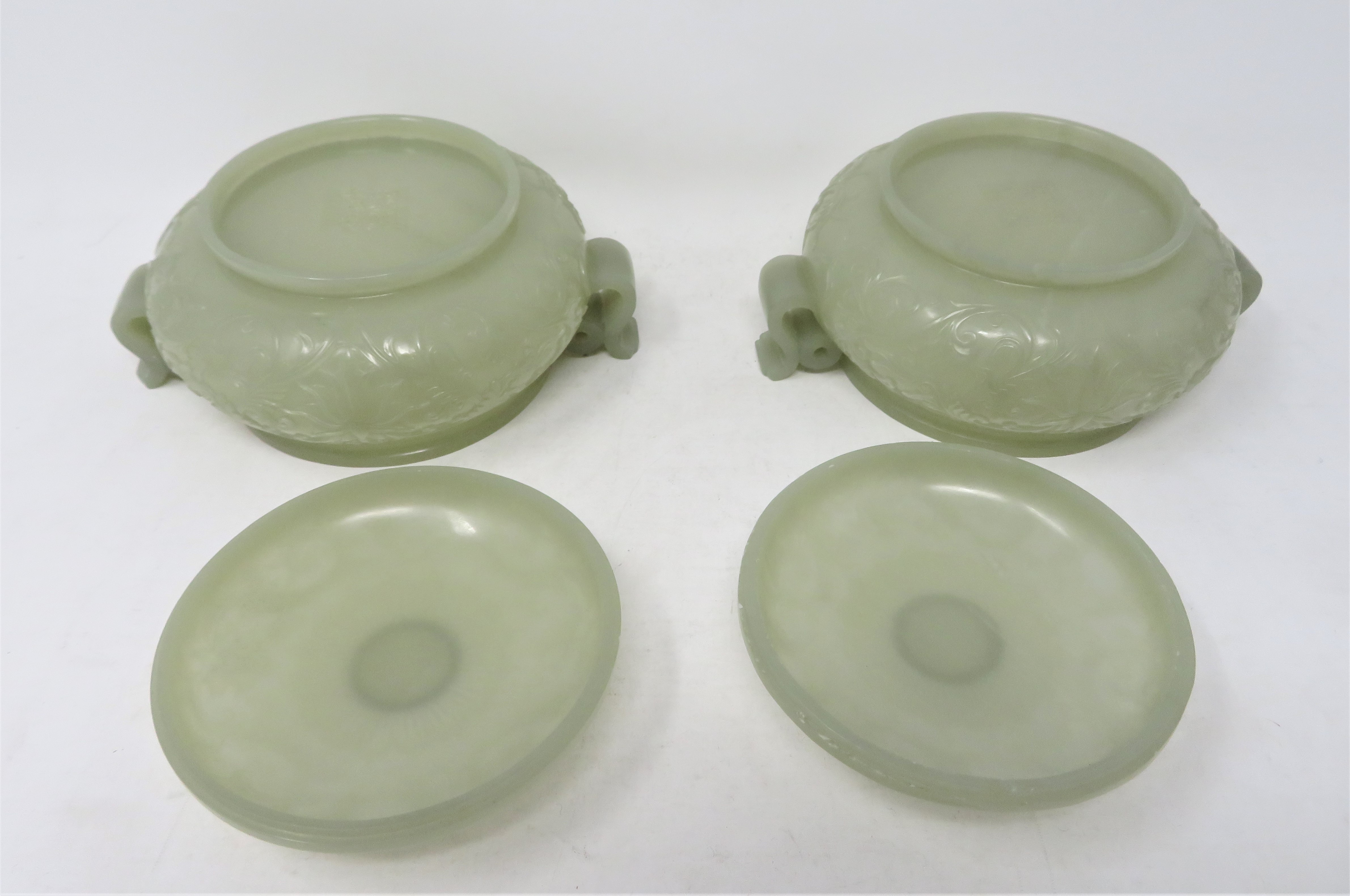 A PAIR OF CHINESE CELADON JADE CENSERS AND COVERS - Image 5 of 10