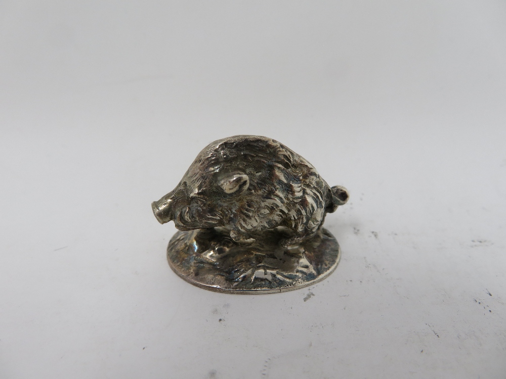 A COLLECTION OF SILVER SMALLWORK comprising: a George III child's rattle, with whistle, the - Image 3 of 10