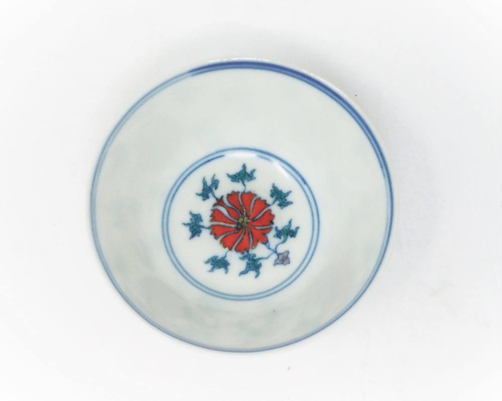 ‡ A CHINESE DOUCAI 'LOTUS' BOWL - Image 2 of 6