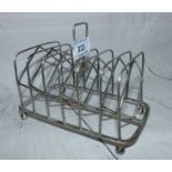 A Georgian silver wirework toast rack, London 1806, maker IB, 8.3 oz.