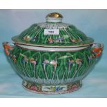 An early/mid-20th century Chinese oval tureen with cover, in the famille verte style, length 11½"; a