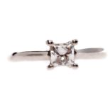 PLATINUM DIAMOND SOLITAIRE RING set with a princess cut diamond of approximately 0.