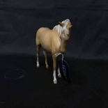 BESWICK FIGURE OF A PALOMINO HORSE