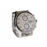 GENTLEMAN'S TAG HEUER CARRERA CALIBRE 16 100 METERS STAINLESS STEEL AUTOMATIC WRIST WATCH the round