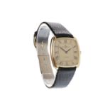 GENTLEMAN'S BAUME & MERCIER EIGHTEEN CARAT GOLD QUARTZ WRIST WATCH the rounded square dial with