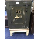 SMALL SAFE with key