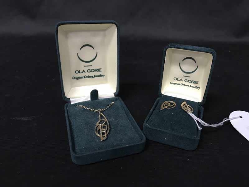 9CT GOLD PENDANT AND CHAIN BY OLA GORIE OF ORKNEY with a pair of matching earrings