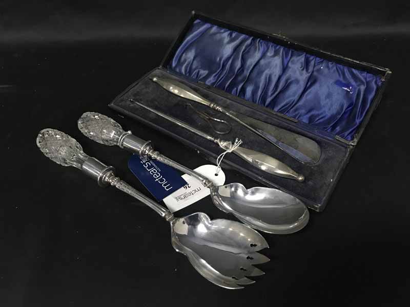 SILVER MOUNTED BUTTON HOOK AND SHOE HORN IN CASE along with a silver plated serving set