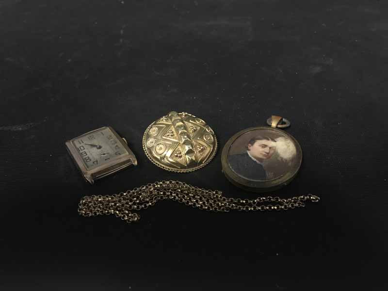 LOT OF JEWELLERY comprising gold watch face,