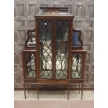 ATTRACTIVE EDWARDIAN MAHOGANY SHERATON REVIVAL DISPLAY CABINET the raised concave cornice with