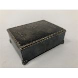 AN EARLY 20TH CENTURY SILVER AND TORTOISE SHELL BOX