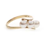 A PEARL DRESS RING