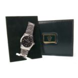 A GENTLEMAN'S ROLEX OYSTER PERPETUAL EXPLORER STAINLESS STEEL WRIST WATCH