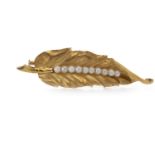 MID TWENTIETH CENTURY PEARL SET BROOCH