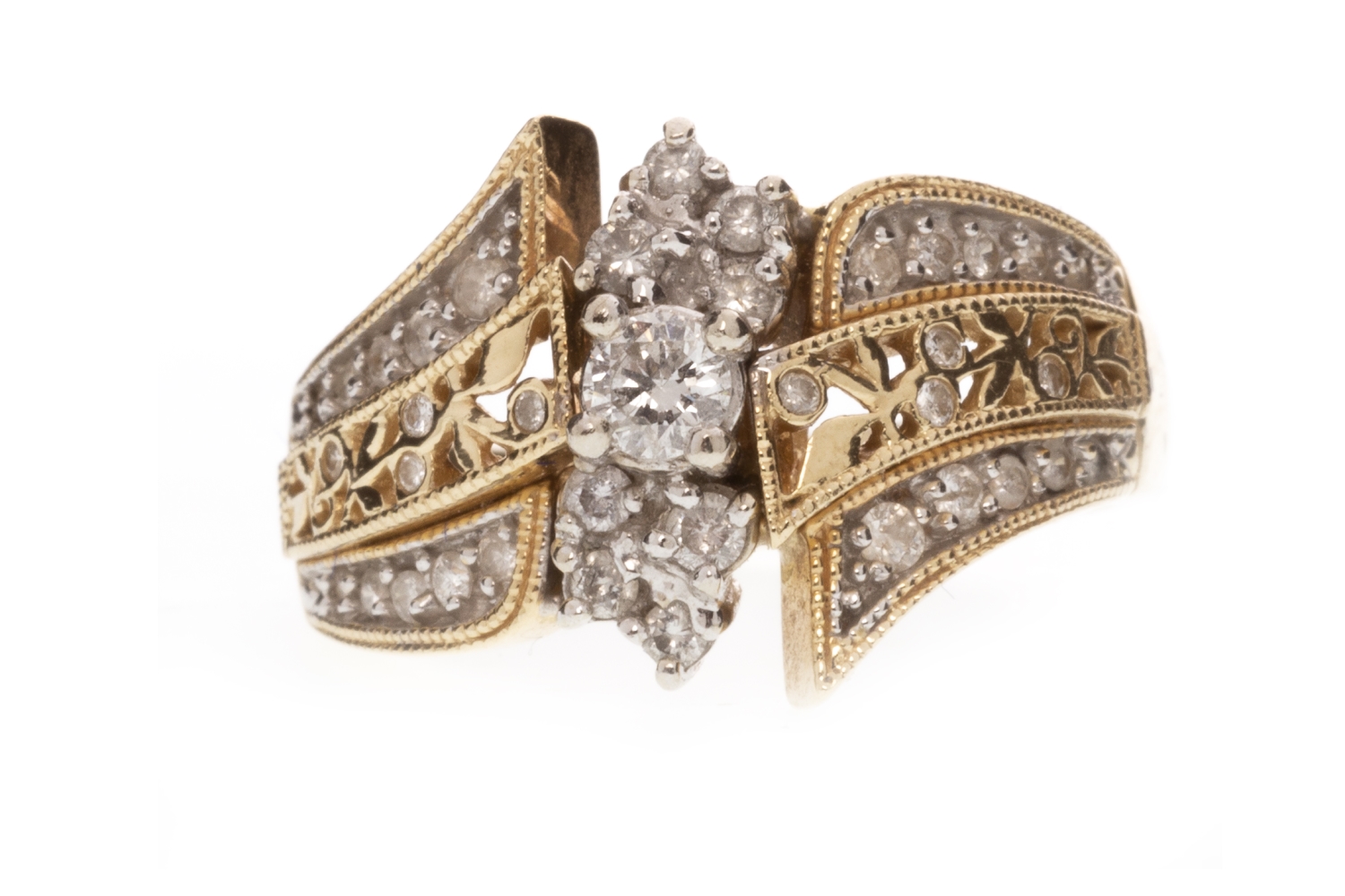 AN ORNATE DIAMOND DRESS RING