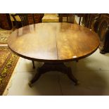 A WILLIAM IV PERIOD CIRCULAR MAHOGANY DINING TABLE