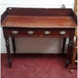 A VICTORIAN MAHOGANY DRESSING TABLE