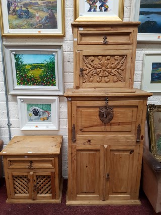 AN EIGHTEENTH CENTURY STYLE PINE CUPBOARD,