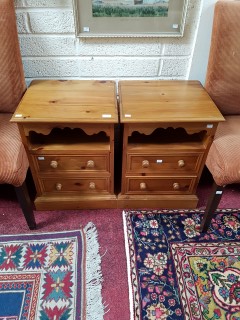 A PAIR OF MODERN PINE BEDSIDE PEDESTALS