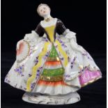 A CONTINENTAL PORCELAIN 'CRINOLINE' FIGURE, 12CM H, SPURIOUS GILT ANCHOR MARK, C1900