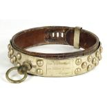 DOGS. A FRENCH STUDDED AND NICKEL PLATED BRASS AND LEATHER MASTIFF COLLAR, ENGRAVED CHATEAU D'