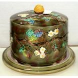 A VICTORIAN MAJOLICA BRAMBLE MOULDED CHEESE DISH AND COVER, 18CM H