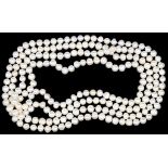 A CULTURED PEARL NECKLACE