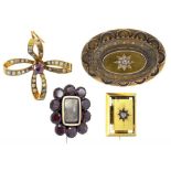 A GEORGIAN FOILED GARNET MOURNING BROOCH, 19TH C, 21MM, A DIAMOND BROOCH GIPSY SET IN GOLD, LOCKET