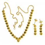 AN EGYPTIAN GOLD NECKLACE AND PAIR OF EARRINGS, CONTROL MARK AND 916, 14.7G