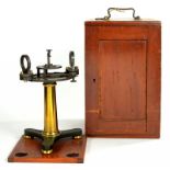 A VICTORIAN BRASS SPECTROSCOPE, IN FITTED MAHOGANY CASE, 30CM H (INCOMPLETE)